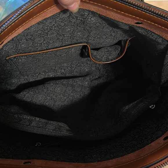 NWT Vegan Leather Shoulder Bag - Picture 5 of 12